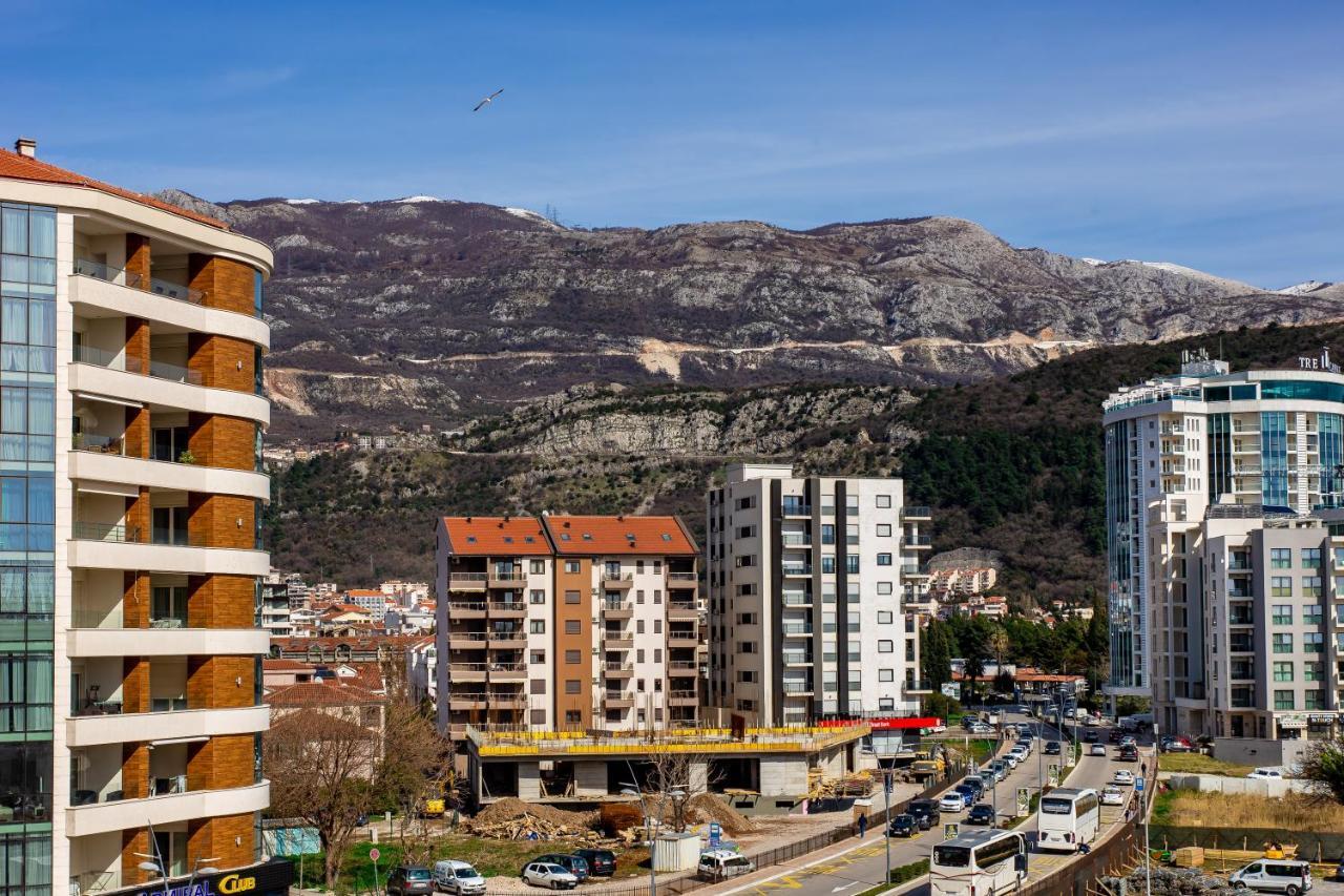 בודווה Apartments Lora In Apart-Hotel מראה חיצוני תמונה