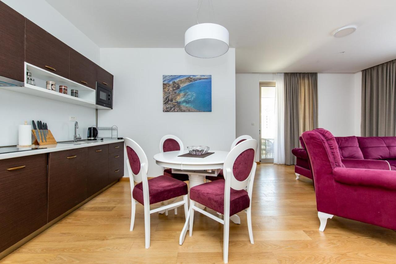 בודווה Apartments Lora In Apart-Hotel מראה חיצוני תמונה