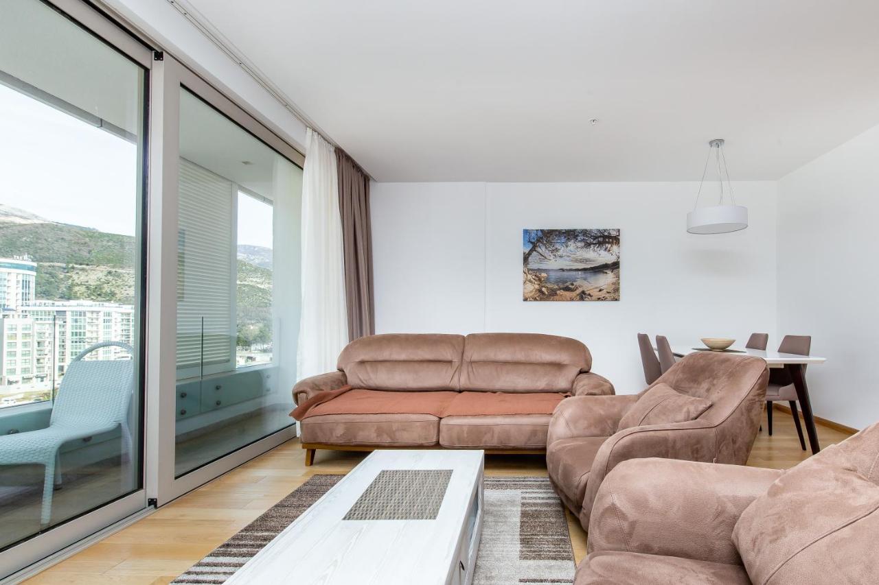 בודווה Apartments Lora In Apart-Hotel מראה חיצוני תמונה