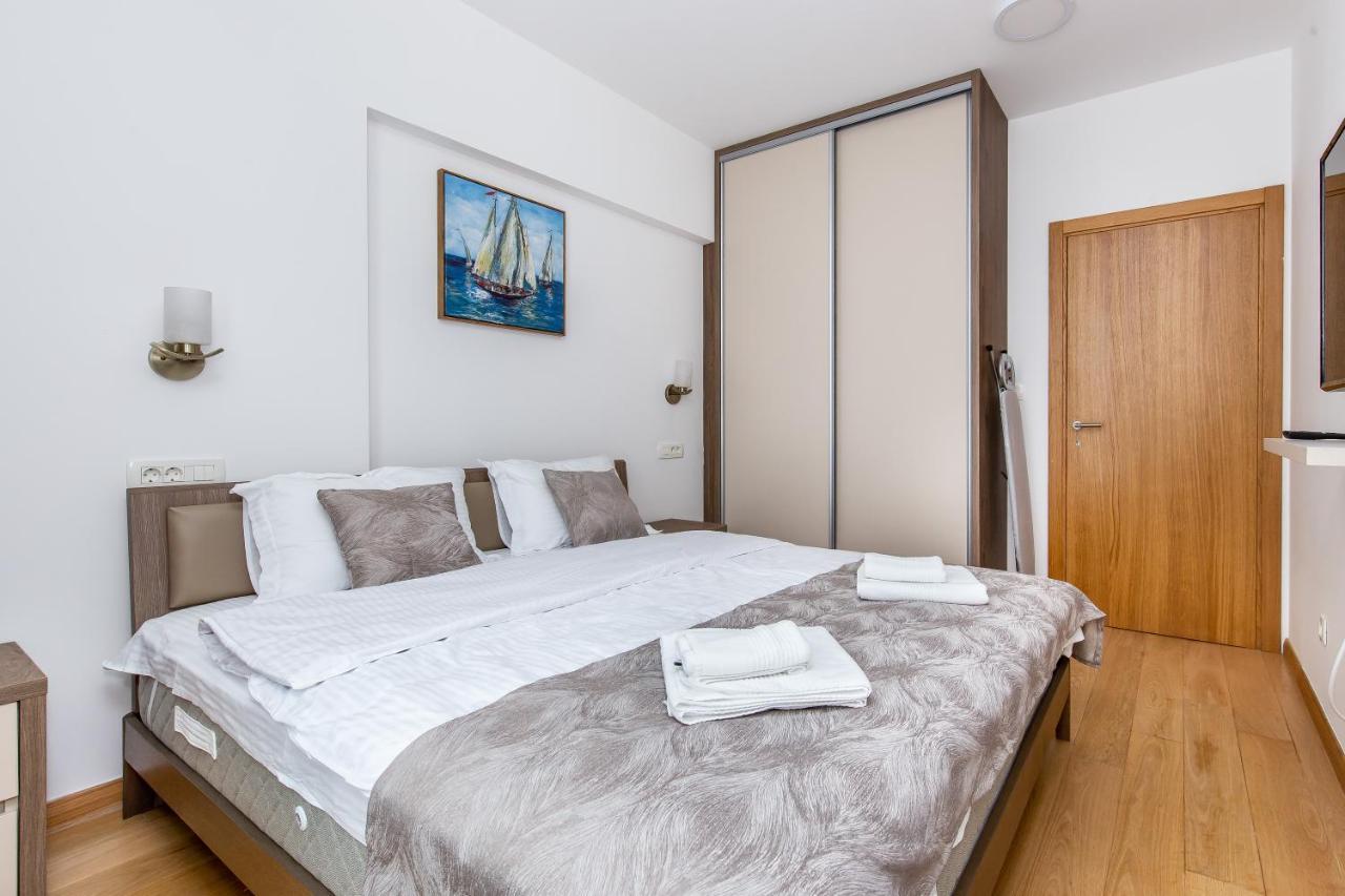 בודווה Apartments Lora In Apart-Hotel מראה חיצוני תמונה