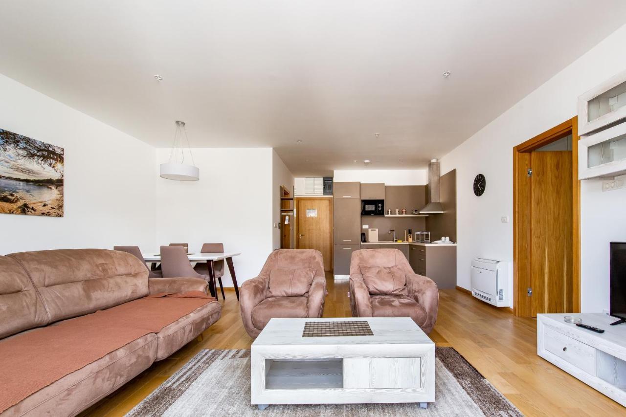 בודווה Apartments Lora In Apart-Hotel מראה חיצוני תמונה