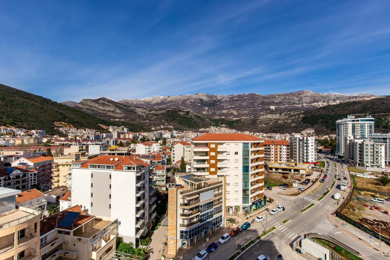 בודווה Apartments Lora In Apart-Hotel מראה חיצוני תמונה
