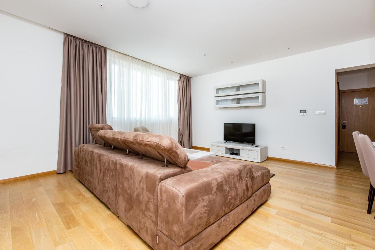 בודווה Apartments Lora In Apart-Hotel מראה חיצוני תמונה
