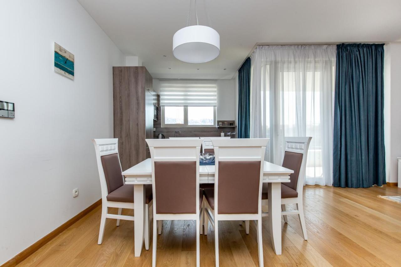 בודווה Apartments Lora In Apart-Hotel מראה חיצוני תמונה
