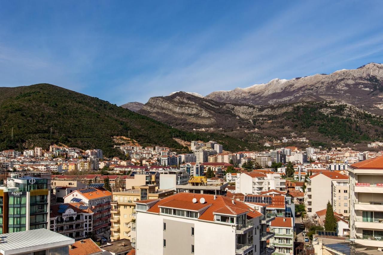 בודווה Apartments Lora In Apart-Hotel מראה חיצוני תמונה