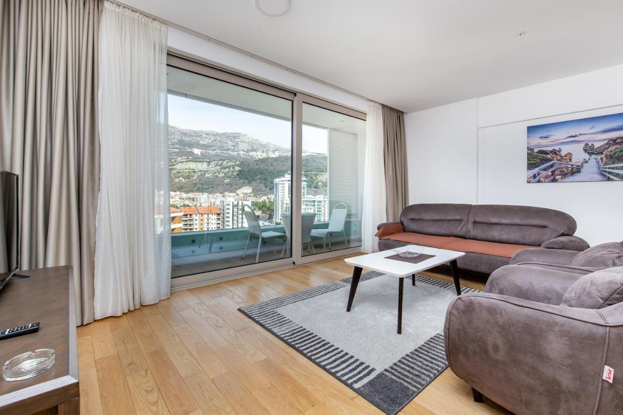 בודווה Apartments Lora In Apart-Hotel מראה חיצוני תמונה